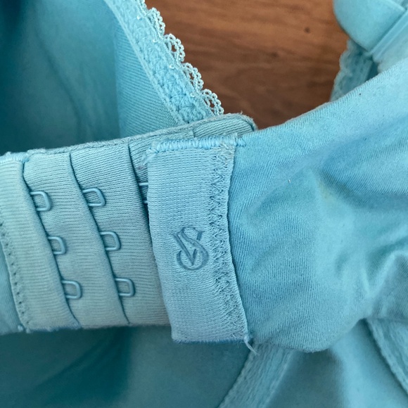 Victoria secret bras 38D. Body by Victoria - Picture 4 of 5